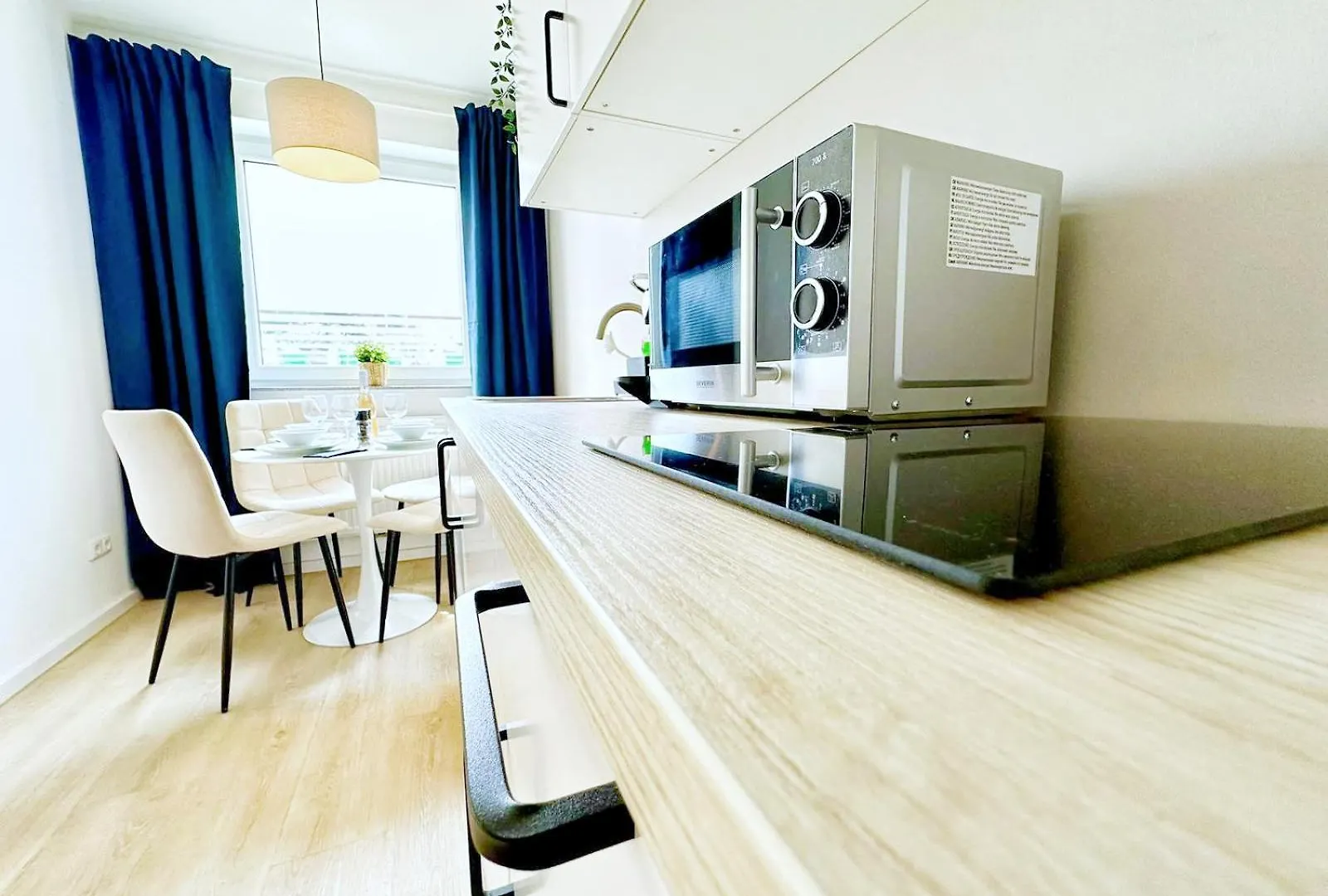 Stylisches 2-Zimmer Ambient Apartment In Alsternaehe Mit Kingsize-Bett & Schlafsofa Hamburg 0*,